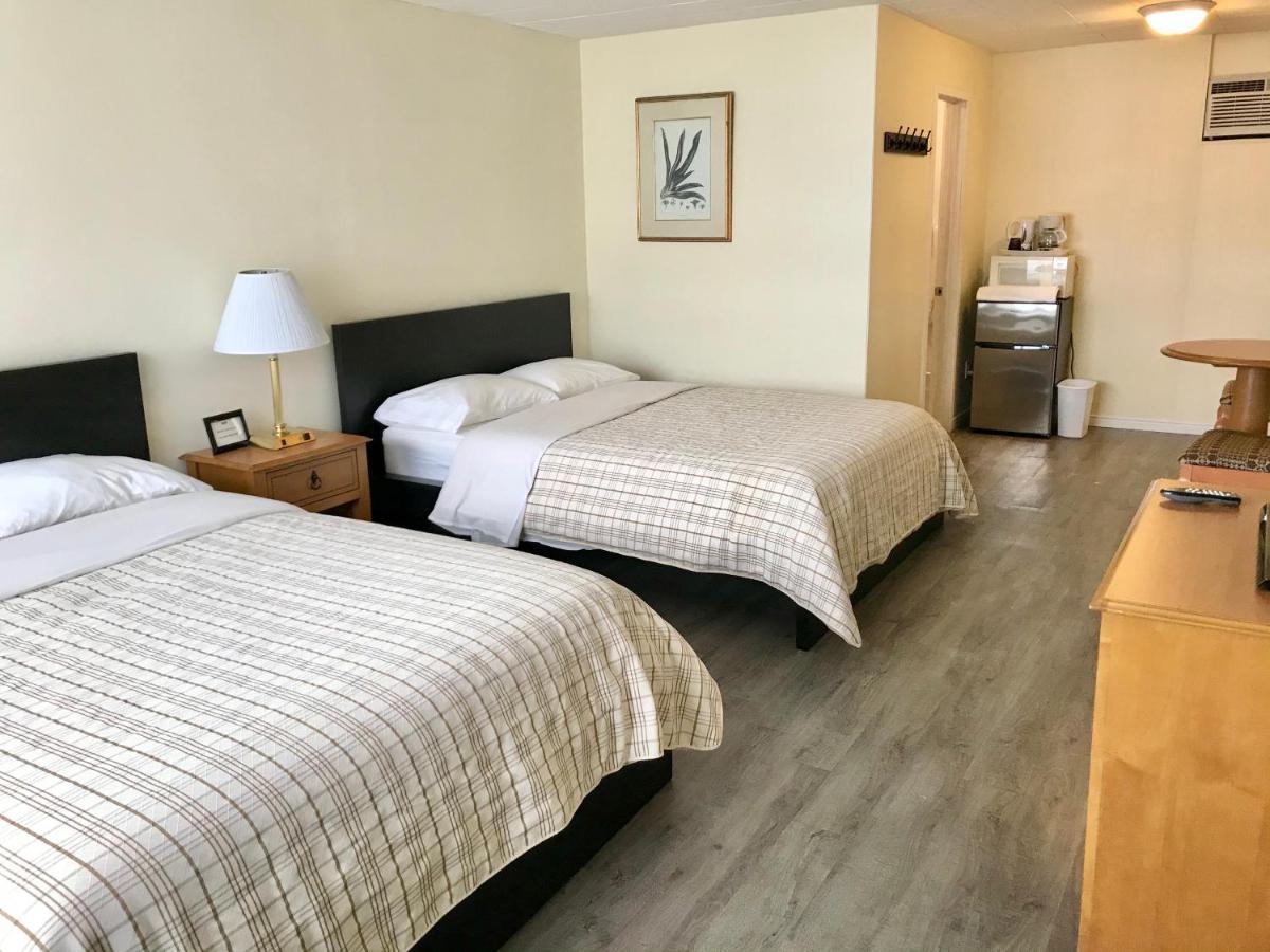 Lakeside Inn Ориллия Экстерьер фото