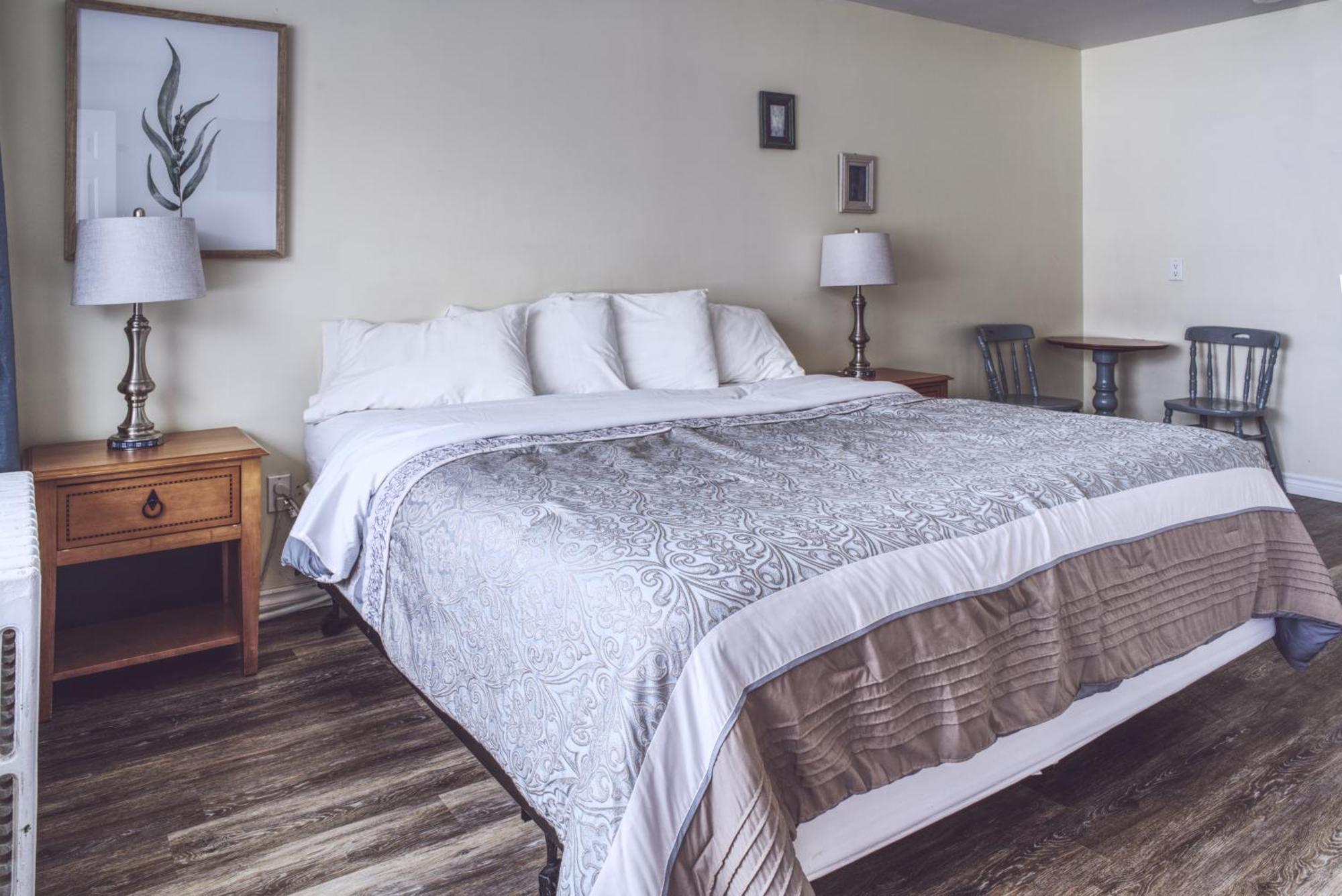 Lakeside Inn Ориллия Экстерьер фото