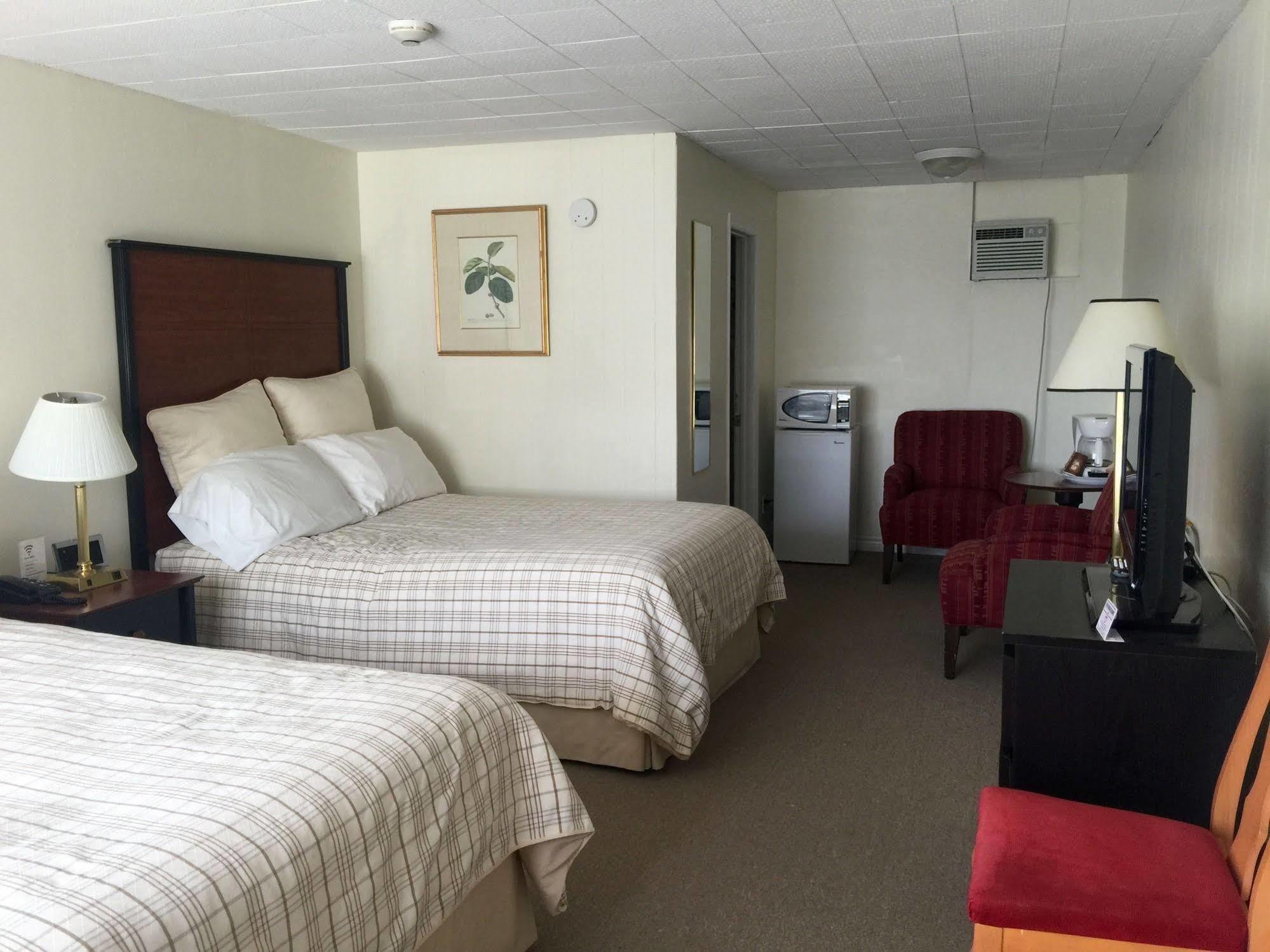 Lakeside Inn Ориллия Экстерьер фото
